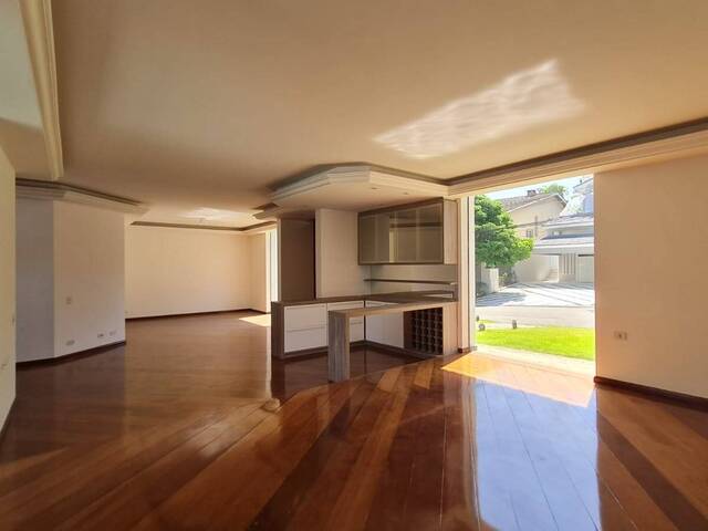 #AP0115 - Casa para Venda em Santana de Parnaíba - SP